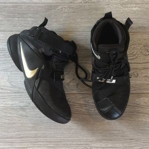 Nike Lebron Sneakers Size 4.5 YOUTH